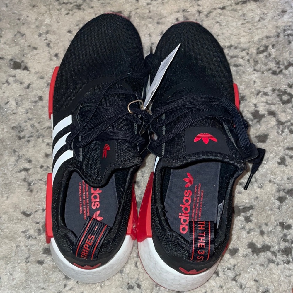 Adidas Men tennis shoes